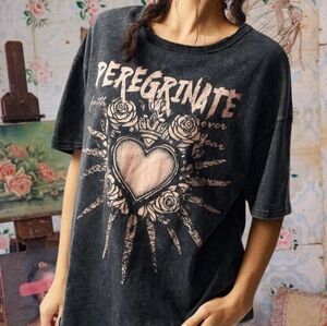 Boutique gray Graphic T-Shirt Heart Boho Top Blouse L NEW . READ!